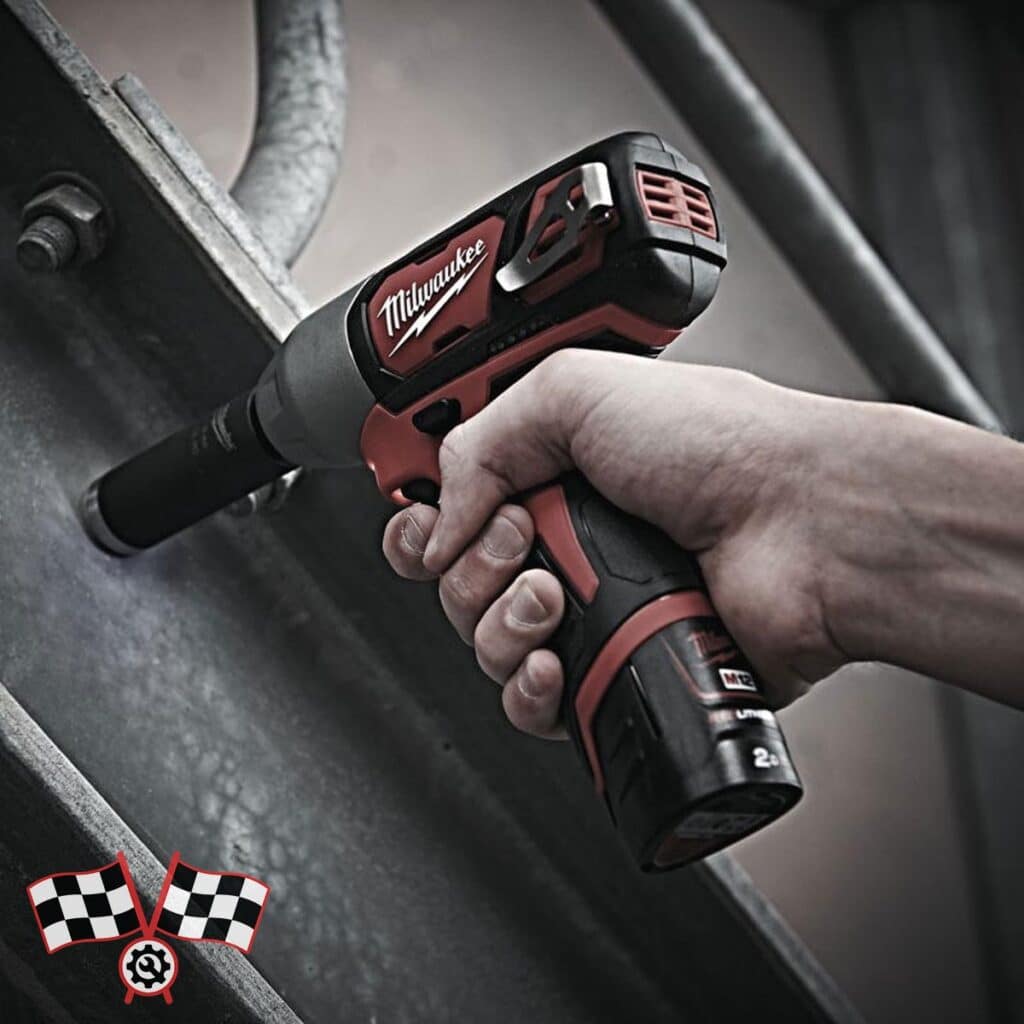 آچار بکس 1/2 اینچ شارژی 12 ولت میلواکی مدل M12BIW12-0