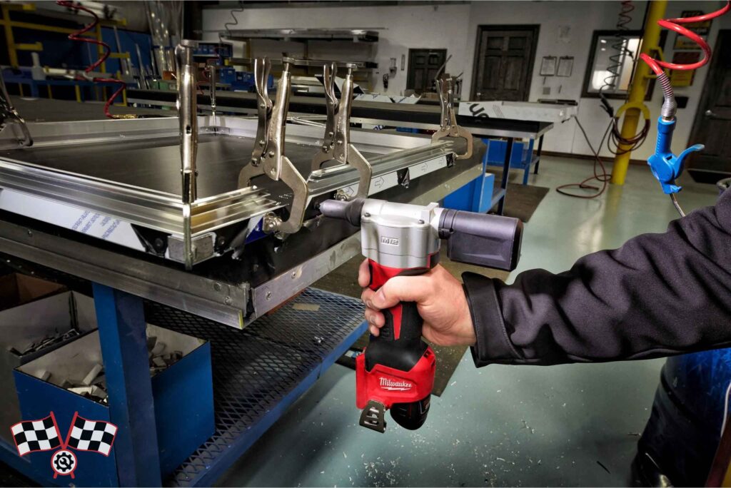 پرچ کن شارژی 12 ولت میلواکی مدل M12BPRT-0