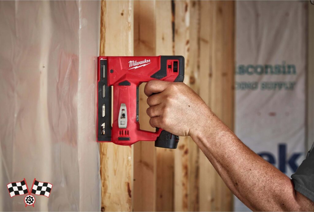 میخکوب شارژی 12 ولت میلواکی مدل M12BST-202X