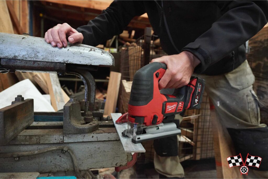 اره عمود بر شارژی 18 ولت میلواکی مدل M18BJS-0