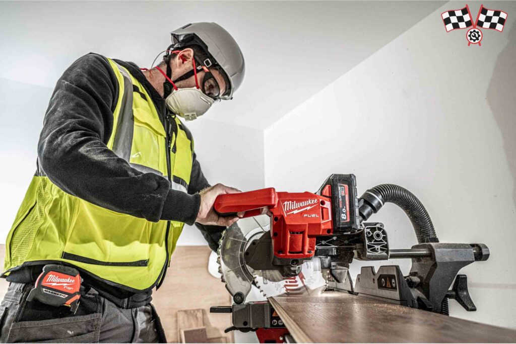 فارسی بر 19 سانت کشویی شارژی 18 ولت میلواکی مدل M18FMS190-0