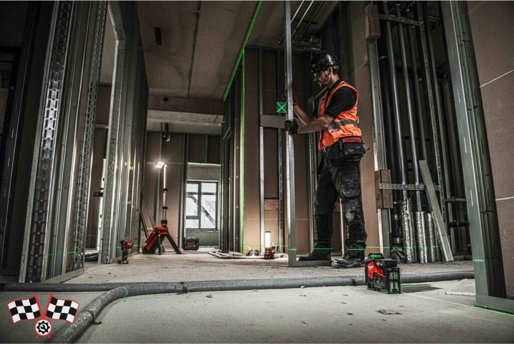 تراز لیزری نور سبز 360 درجه شارژی 12 ولت میلواکی مدل M123PL-401C