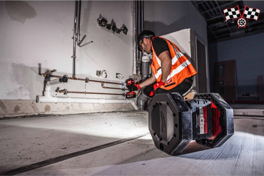 نورافکن شارژی 18 ولت میلواکی M18AL-0