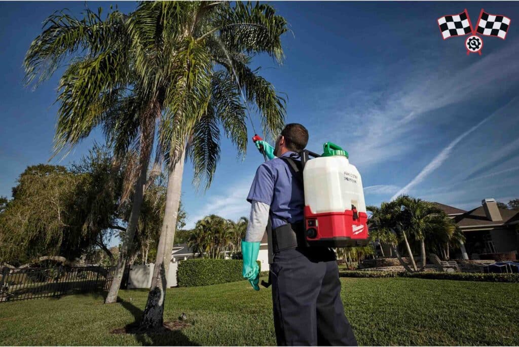 مخزن سمپاش شارژی 15 لیتری میلواکی M18BPFP-CST