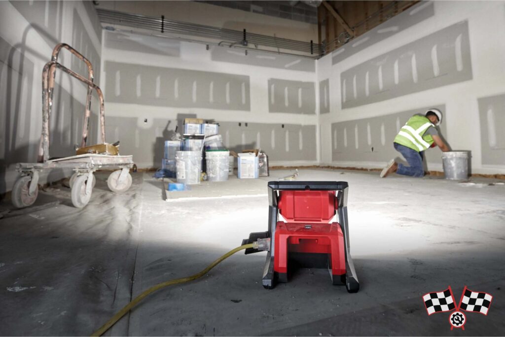 نورافکن شارژی 18 ولت میلواکی مدل M18HOAL-0